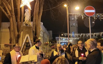 Affidamento alla Madonna, al termine della Fiaccolata interparrocchiale